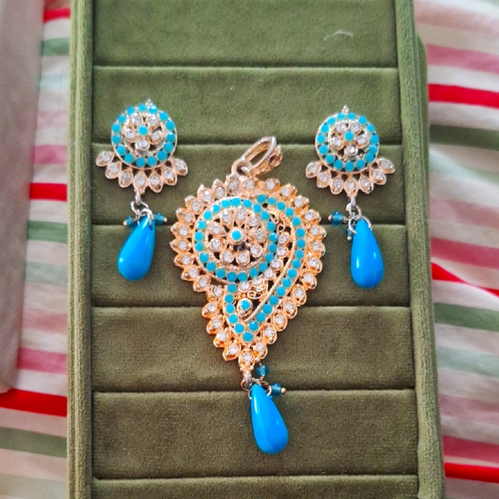 Elegant Turqoise Color and Rose Gold Color Jewelry Set